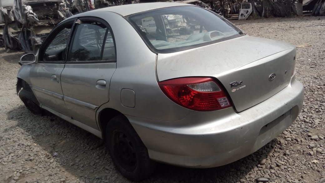  Kia RIO 2001    EN DESARME